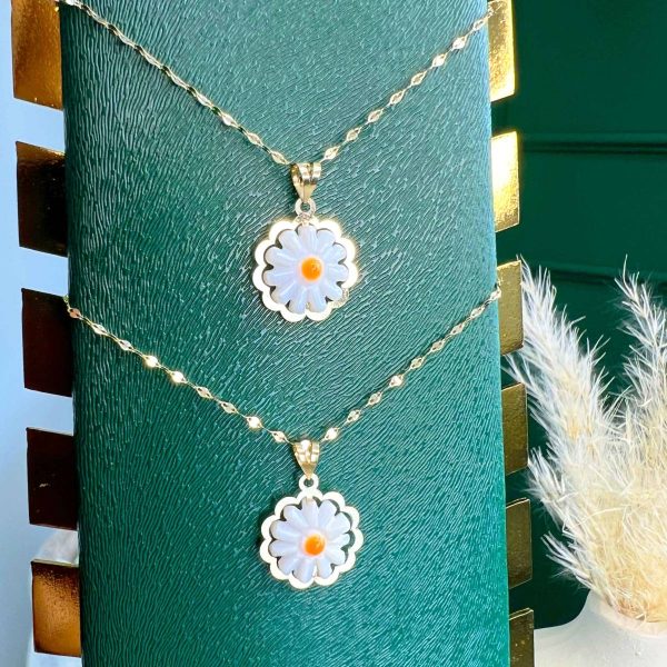 آویز گل بابونه